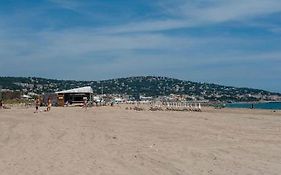 App T2 climatisé , plage 200 m